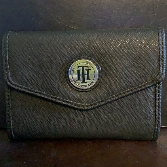 tommy hilfiger trifold wallet womens